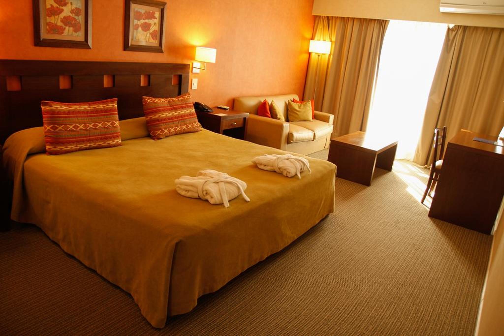 Hotel Howard Johnson トレンケ・ラウケン エクステリア 写真